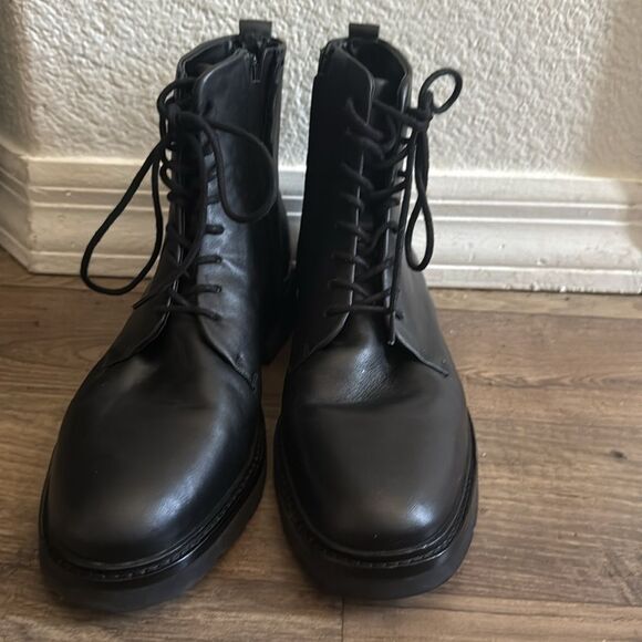 Vince Rae Leather Boot - Picture 5 of 7